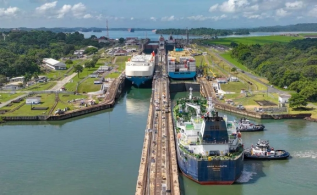 两大航运大动脉受阻，红海航线&巴拿马运河